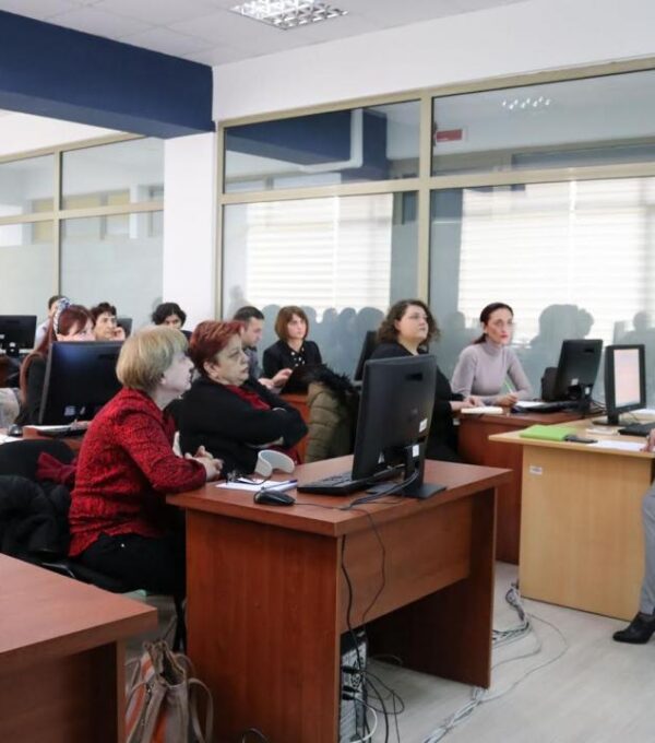 პროექტის „მასწავლებელთა კვალიფიკაციის ამაღლება პროფესიულ განათლებაში“ ფარგლებში შეიქმნა „პროფესიული განთლების მასწავლებელთა პროფესიული სტანდარტი“, 13 დეკემბერს პროექტის განხილვა გაიმართა, რომელშიც კერძო კოლეჯების ასოციაციის წევრი კოლეჯების ადმინისტრაციის