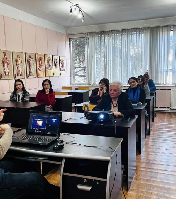 პროფესიული განათლების მასწავლებლების შეხვედრა თემაზე: სწავლა სწავლების მეთოდების და გამოცდილების გაზიარებასა და სასწავლო პროცესში IT ტექნოლოგიების გამოყენების გაუმჯობესების მიზნით.